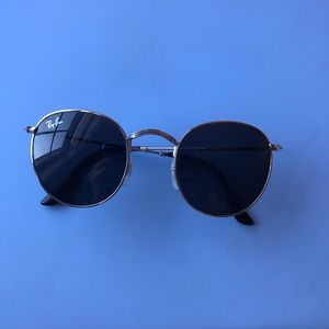 Ray Bans 3447 round metal